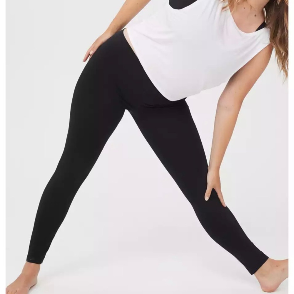 Aerie Offline Black Regular Rise OG Leggings Size M